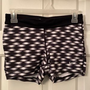 Nike Women’s Run Fast Live Fearless Shorts